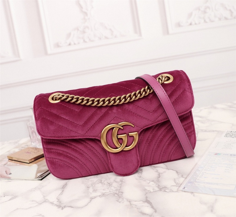 Gucci Handbags 865